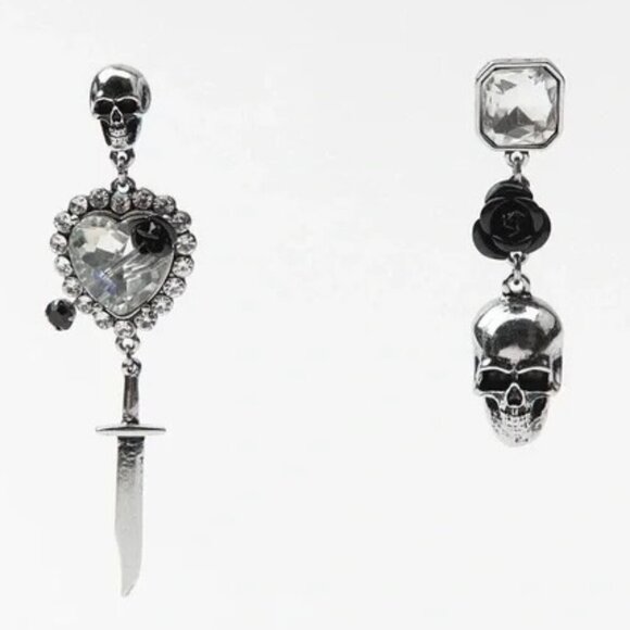 ZARA Jewelry - ZARA Skull Heart Earrings NWT ✨✨🔥🔥 Halloween